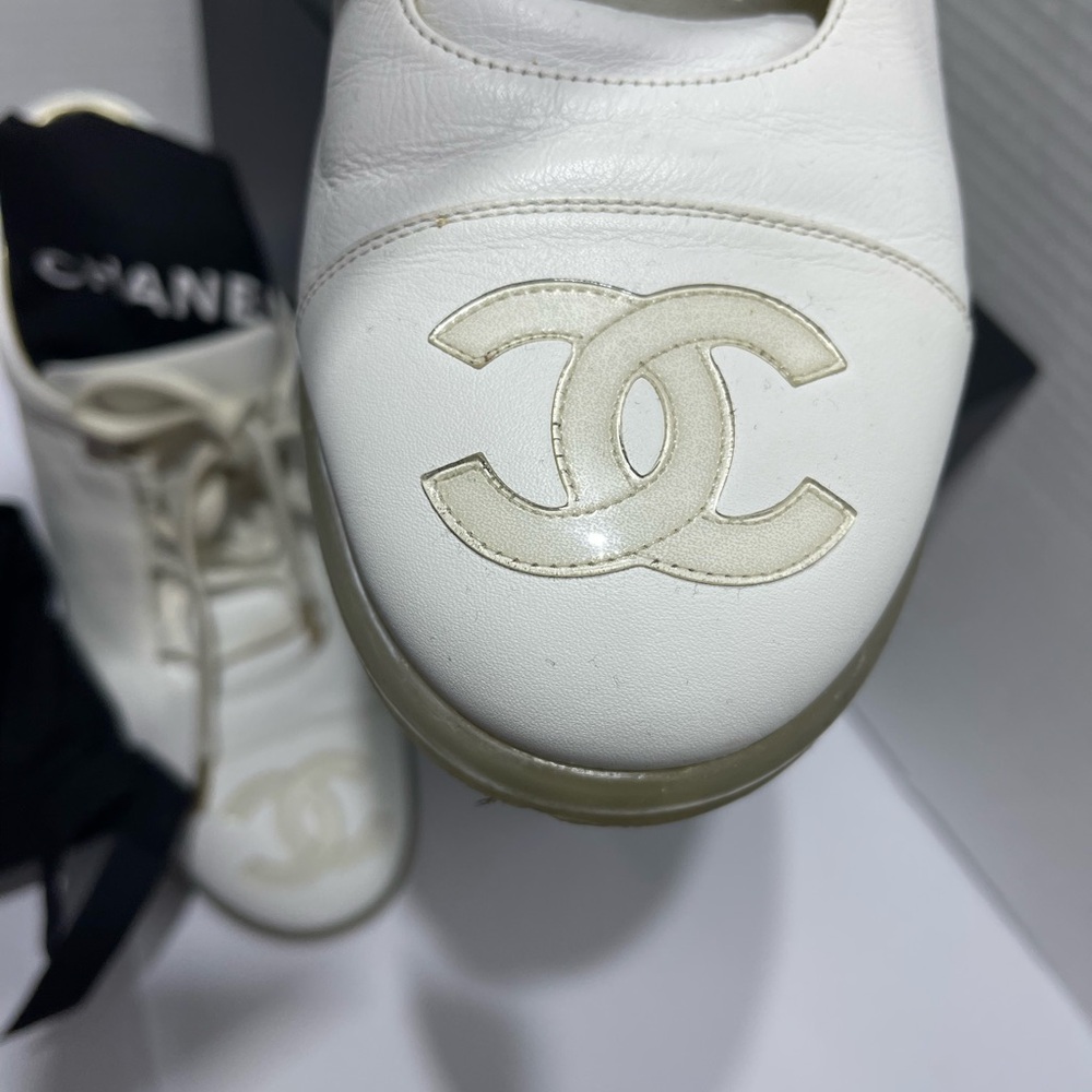 Chanel White Shoes size 8 comes with box and dust bags. - Picture 12 of 12